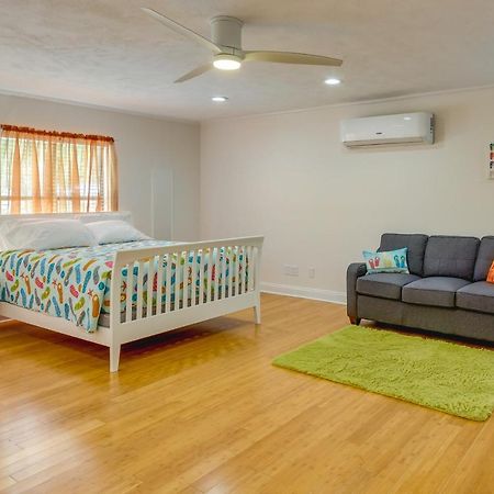 Gulf Breeze Vacation Rental For 2 With Pool Access! Exterior photo